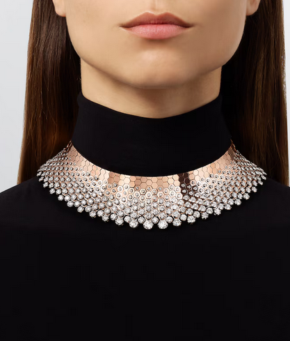 عقد Bee de Chaumet