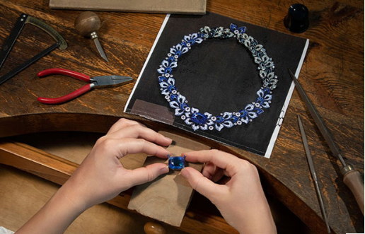 عقد Blue Fantasy من بولغاري Bvlgari