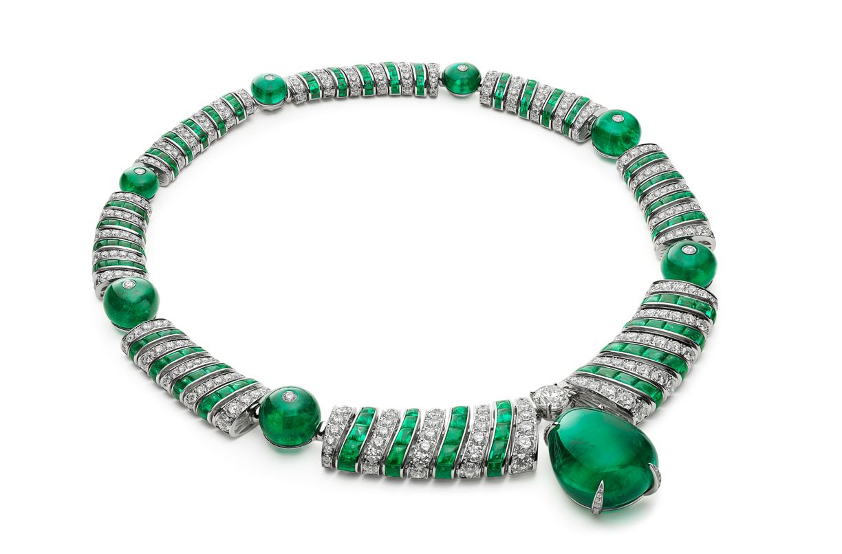 عقد Emerald Elipse من بولغري Bvlgari