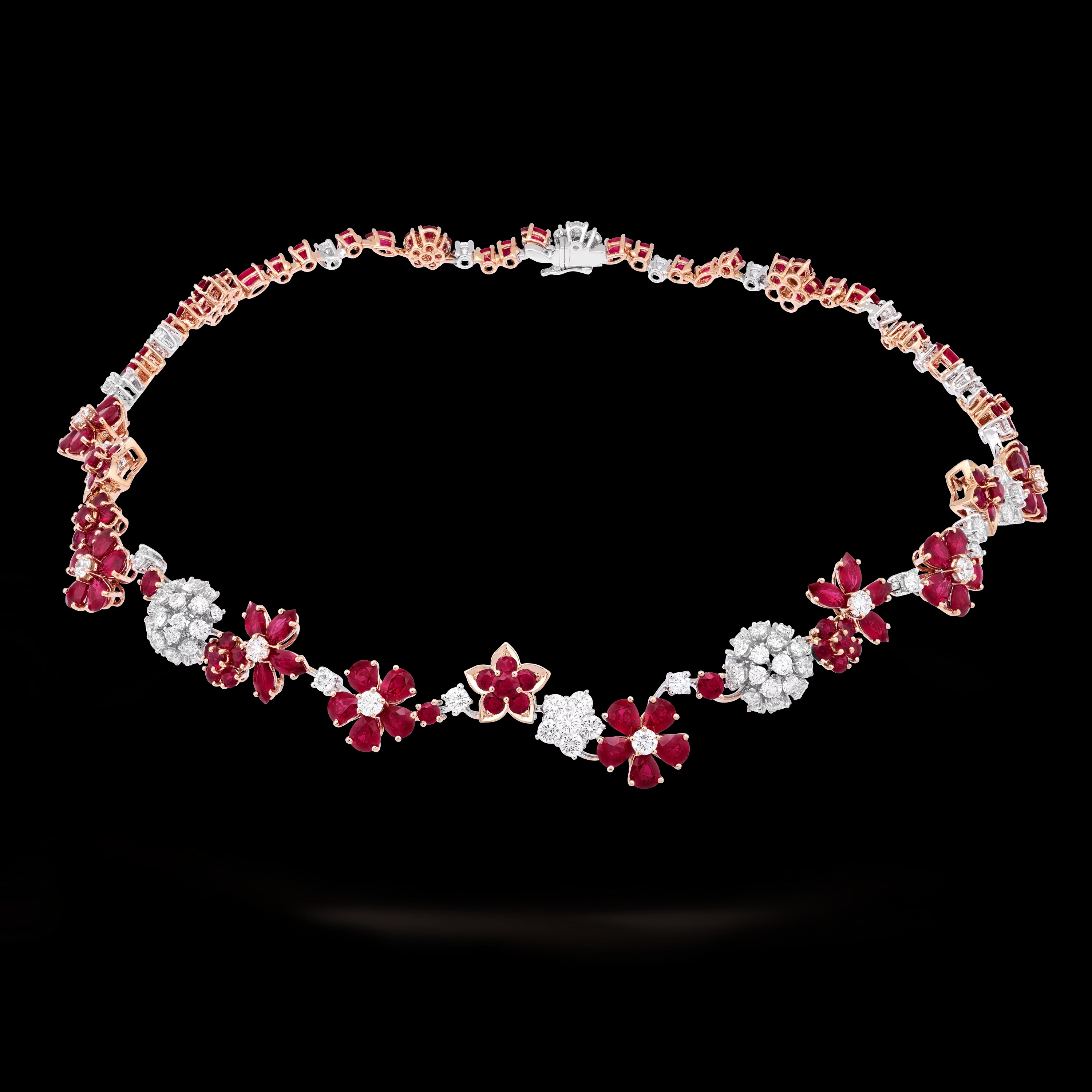 عقد Folie des Prés من Van Cleef & Arpels