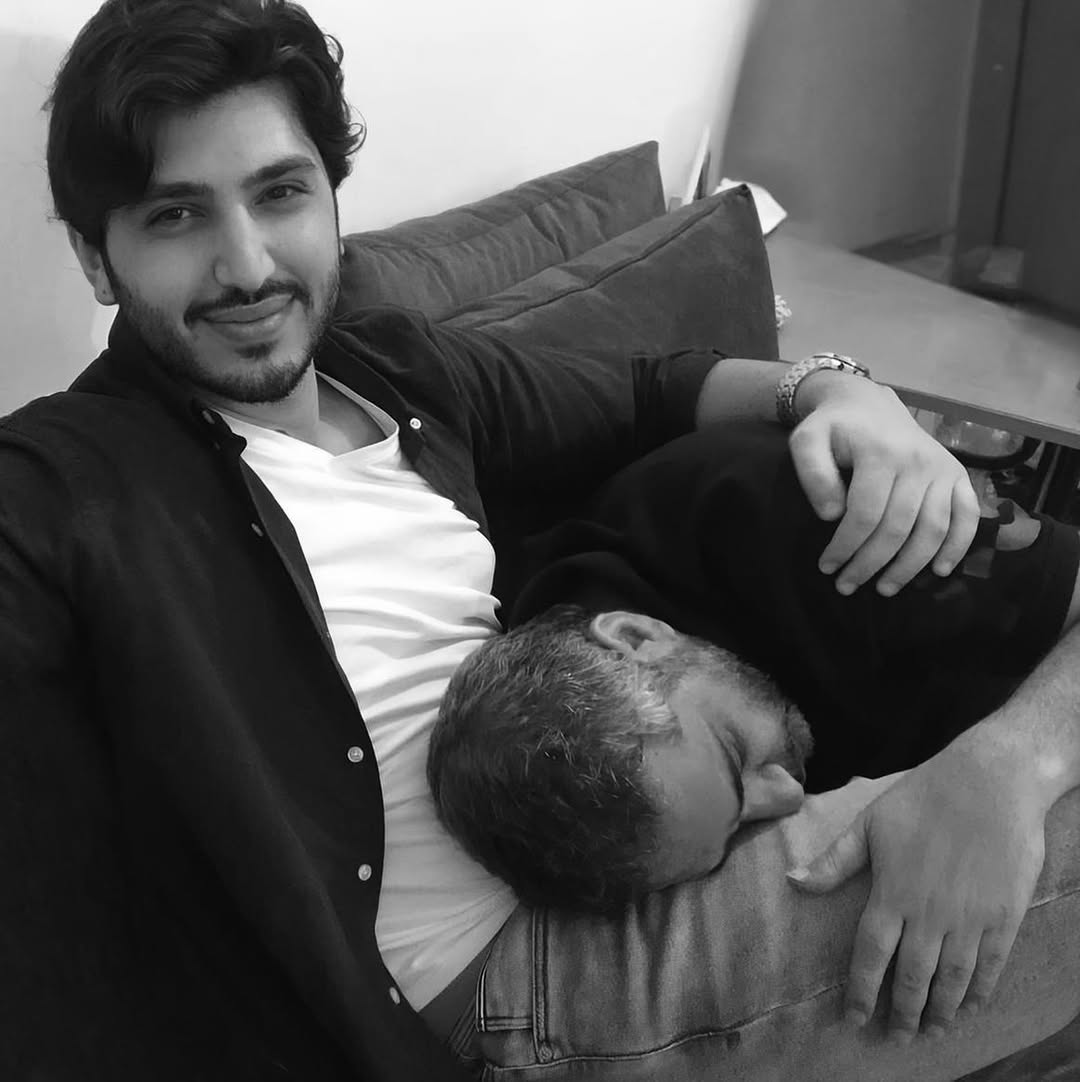 علاقة استثنائية تجمع فضل شاكر وابنه محمد شاكر