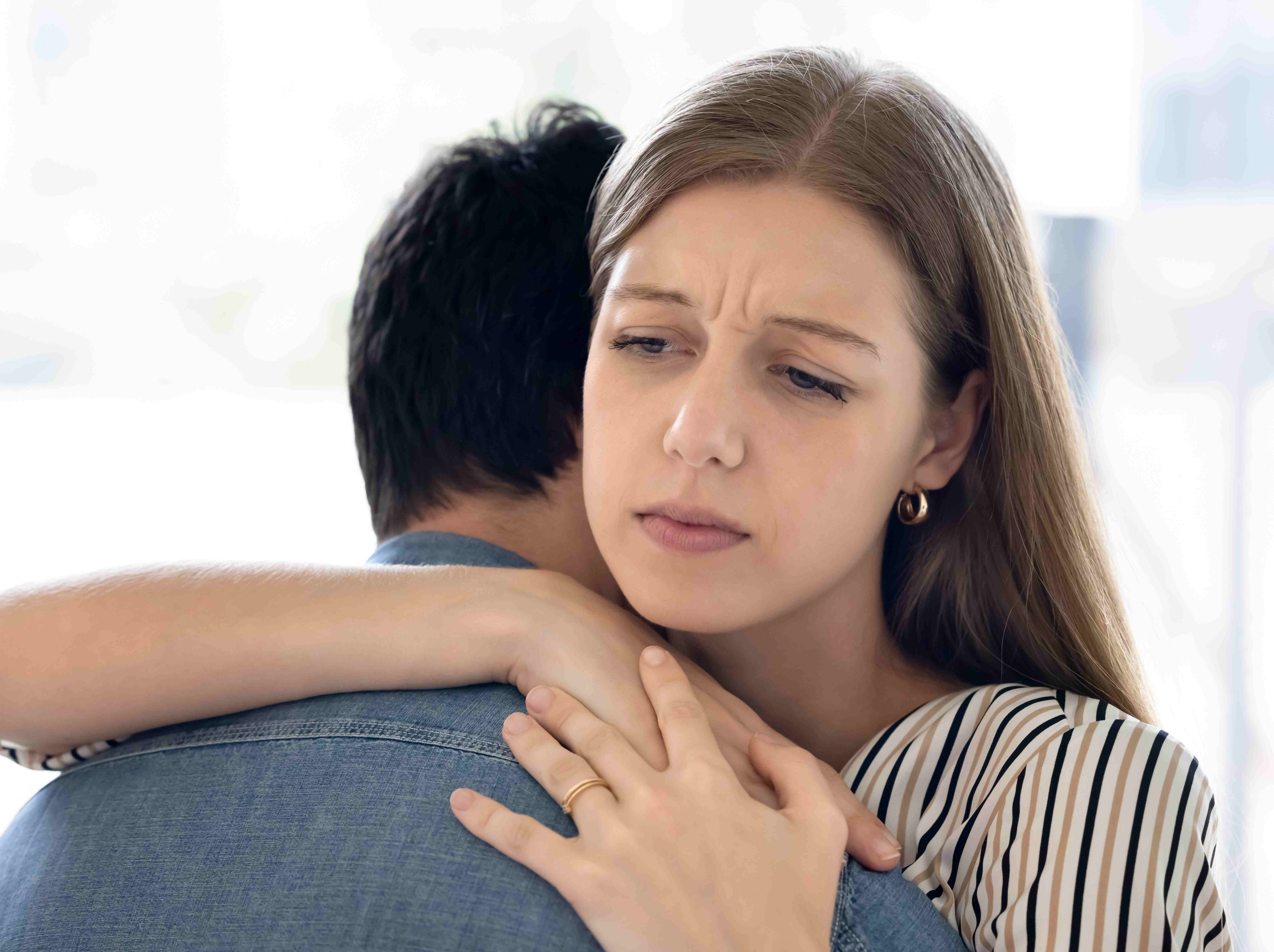 علامات تشير إلى أن العلاقة لا تستحق القتال