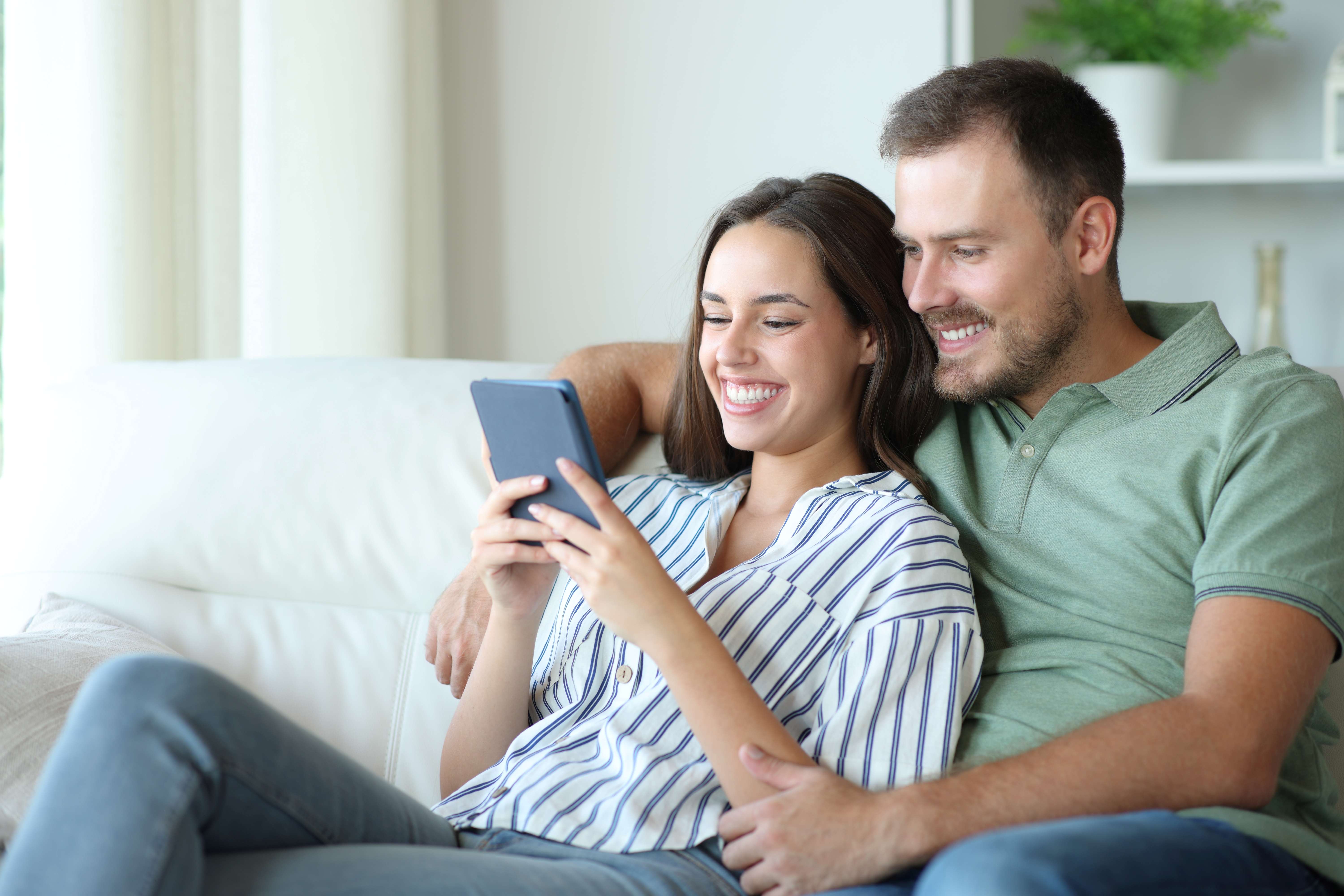 على الزوجة أن تتعامل مع اختبار الغيرة بوعي وحرص شديد