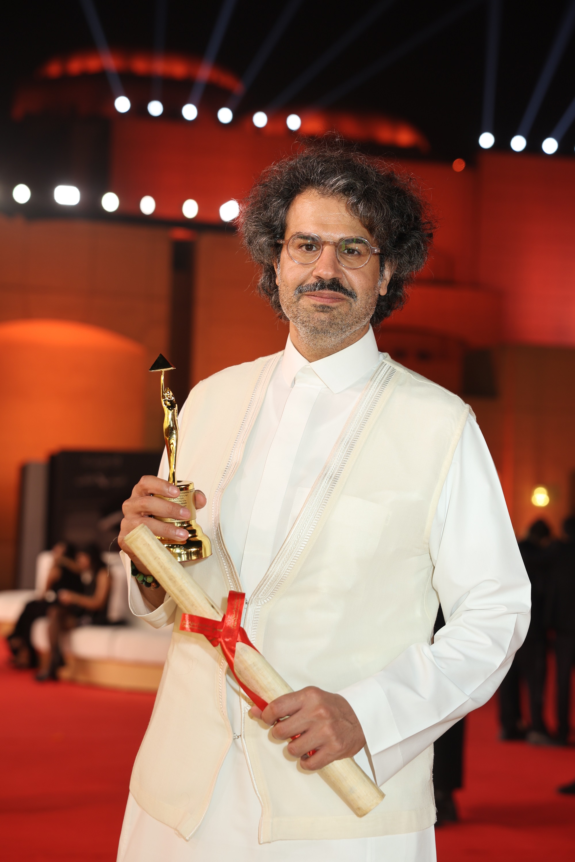 علي حسين يمتلك عددًا من الأفلام نالت جوائز دولية