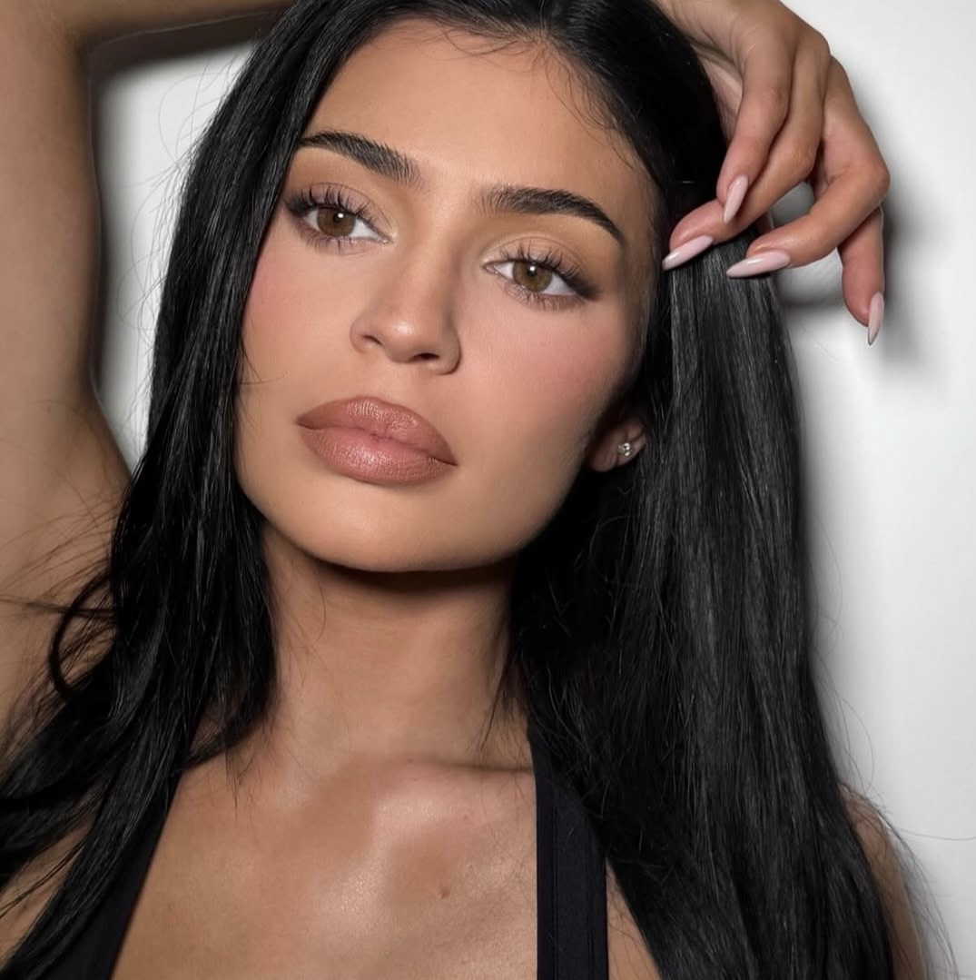 عمليات تجميل كايلي جينر- صورة من حسابها على انستغرام