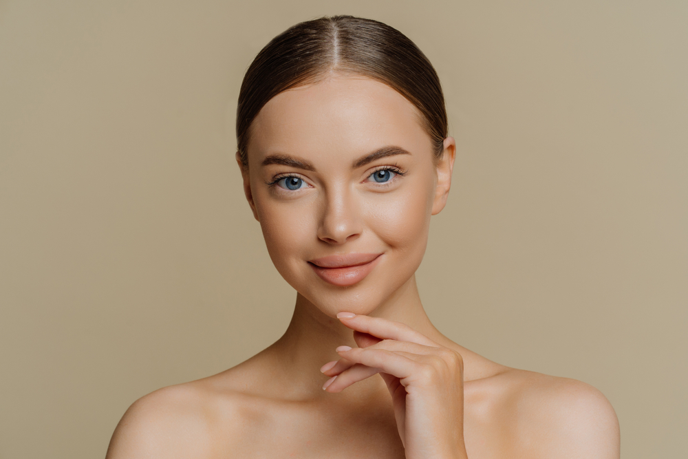عملية تجميل الفك والذقن تمنح المرأة وجه متناسق ومتكامل