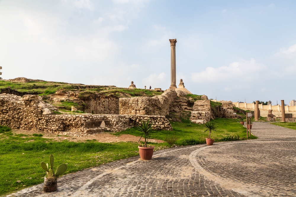 عمود بومبي POMPEY'S PILLAR ومعبد سيرابيوم THE TEMPLE OF SERAPEUM