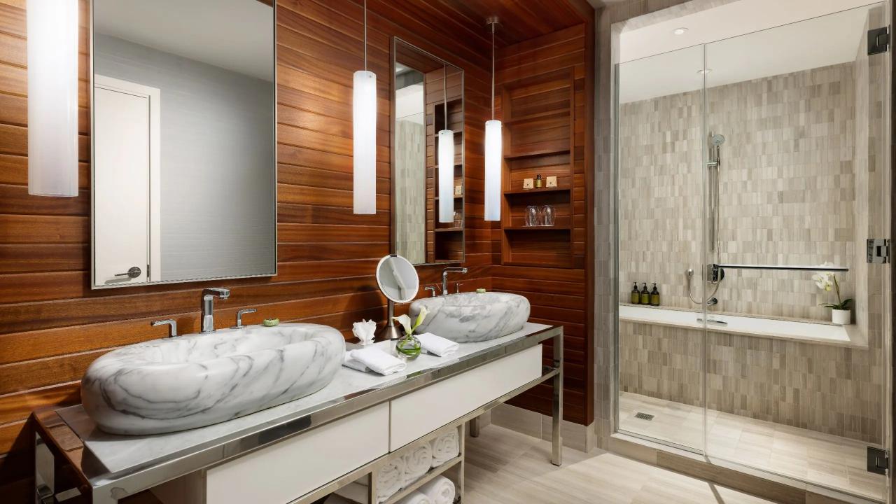 عند تصميم حمام بطابع فنادق البوتيك، لابد من الاستثمار في العناصر العالية الجودة (1)