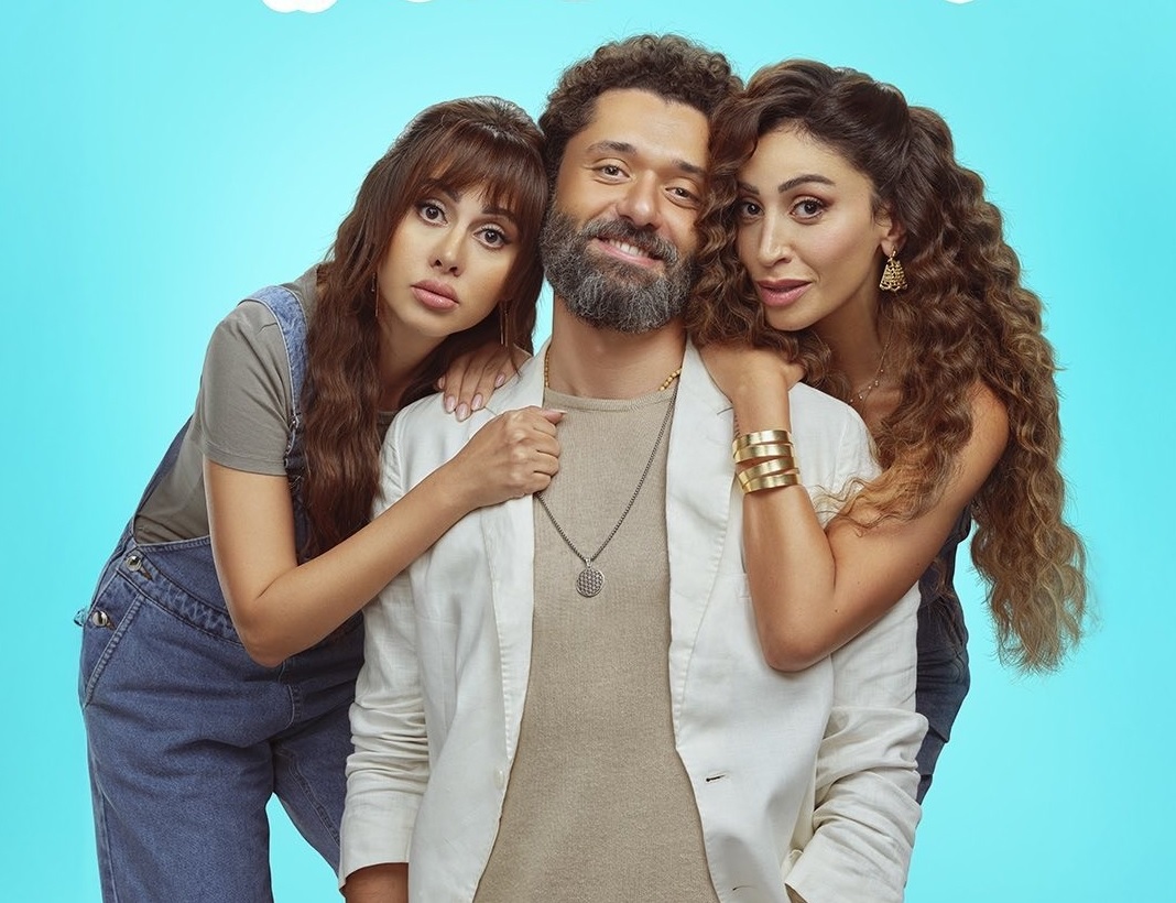 عودة شائعات انفصال كريم محمود عبدالعزيز وزوجته