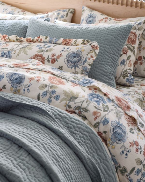 عودة صيحة النقوش الزهرية إلى الواجهة