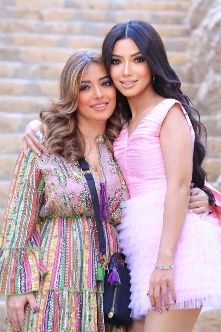 غادة رجب وشقيقتها نيفين رجب