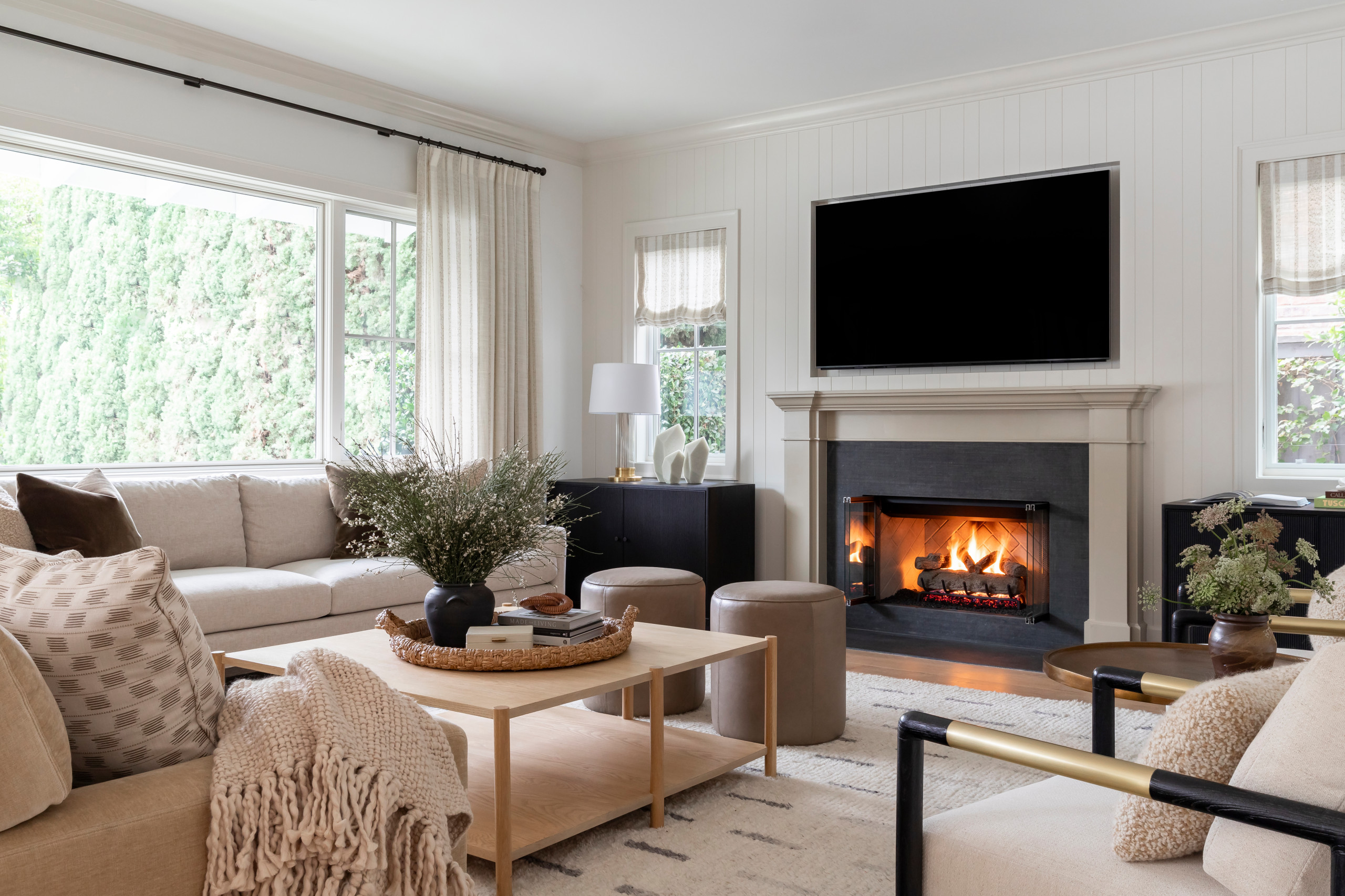 غرفة معيشة مرتبة استعدادا لشهر رمضان