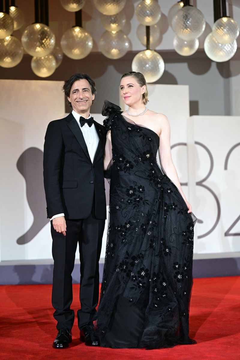 غريتا غرويغ Greta Gerwig تتألق بمجوهرات بوميلاتو Pomellato الفارهة