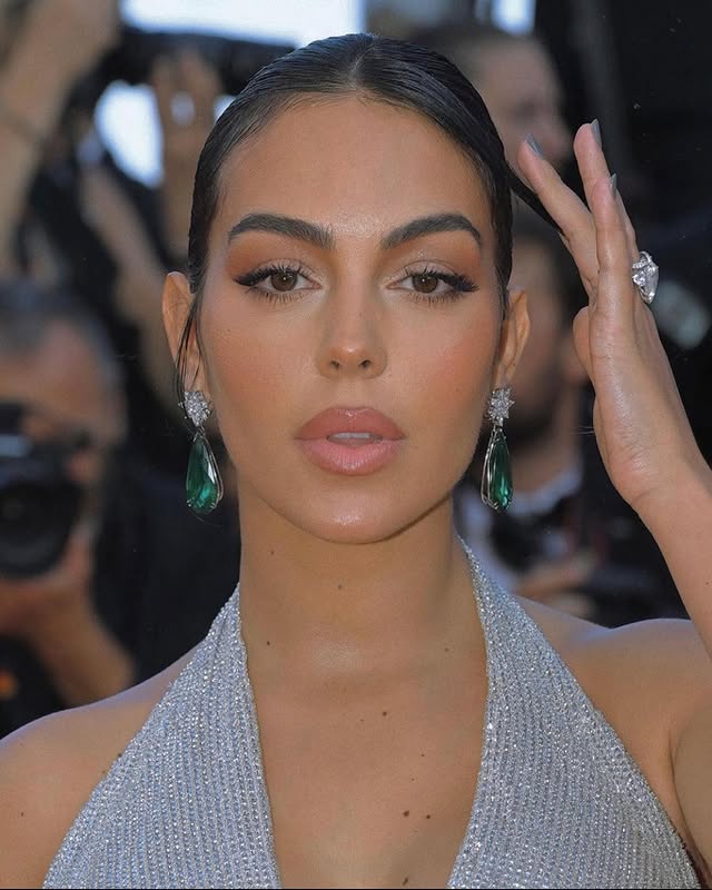 سحر "الغلوس": لشفاه ممتلئة تشع نضارة وحيوية