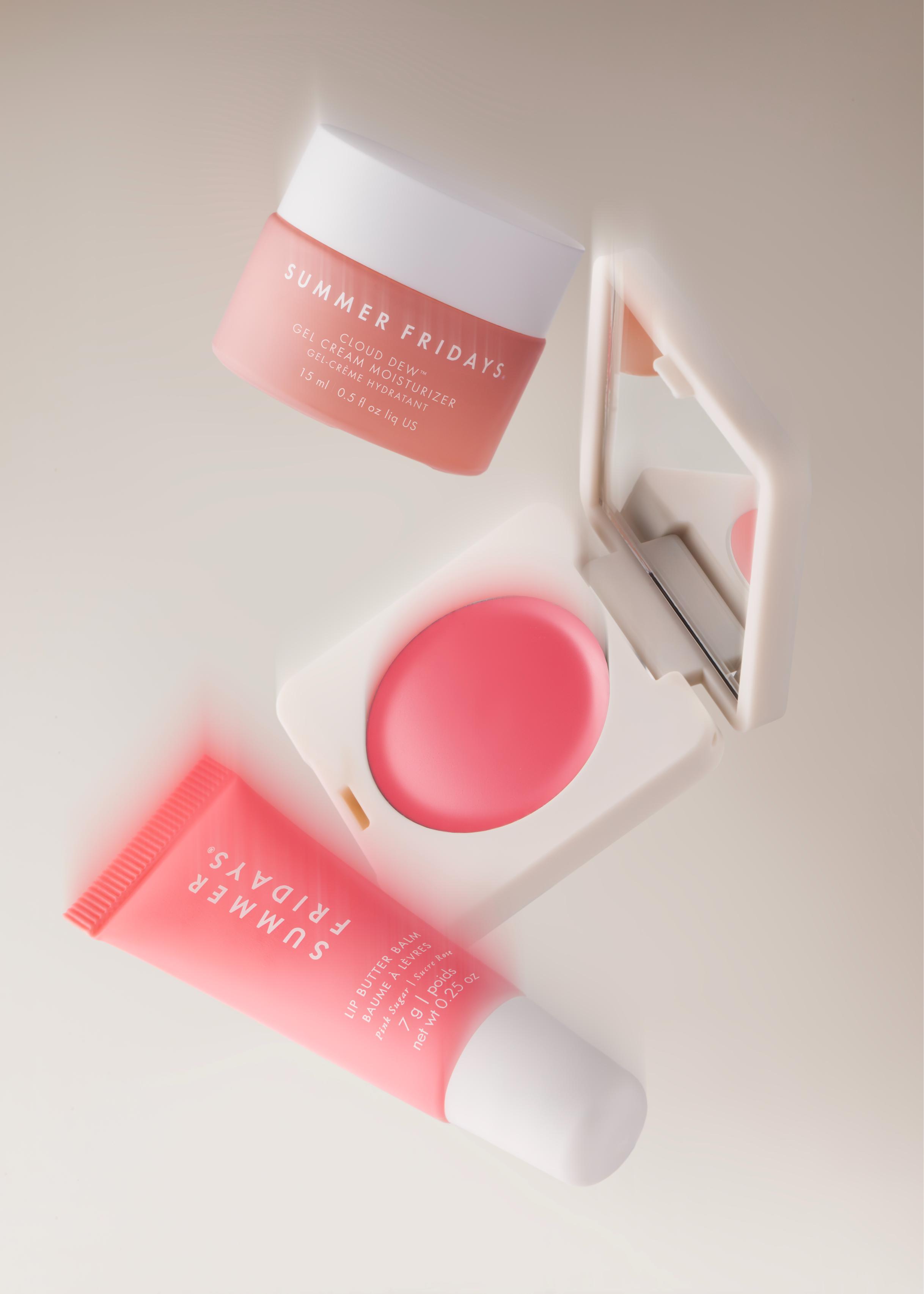 ـ الطقم الزهريّ النديّ من سامر فرايدايز Summer Fridays