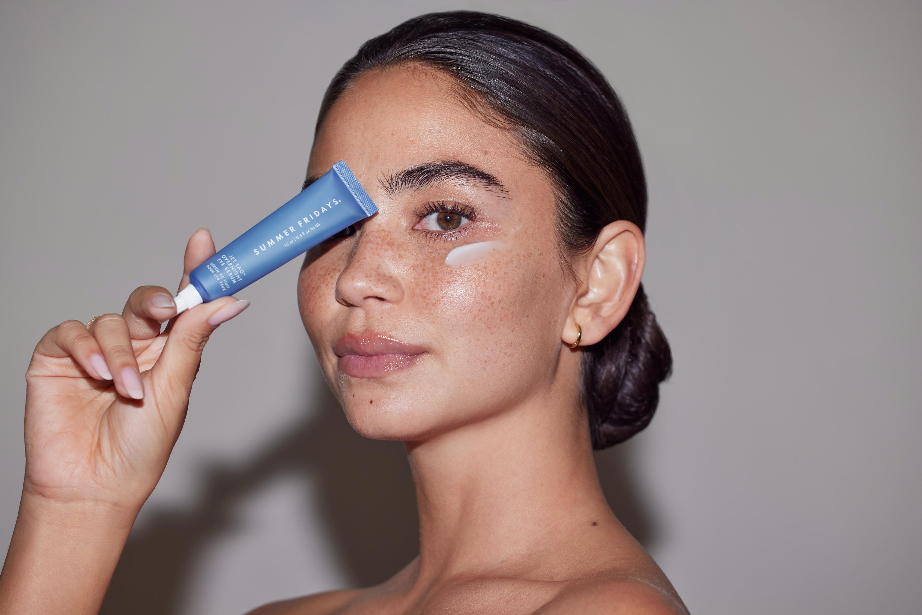 ـ جيت لاغ أوفرنايت آي سيروم Jet Lag Overnight Eye Serum من علامة سامر فرايدايز Summer Fridays
