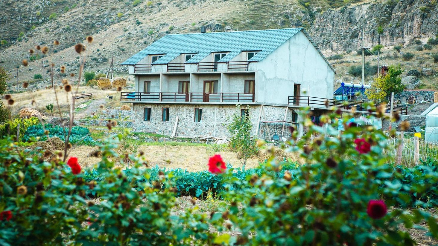 فالودياس كوتيدج Valodia's Cottage