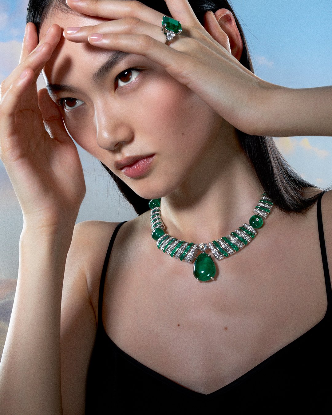 فخامة الزمرد حجر مايو في مجوهرات من Bvlgari