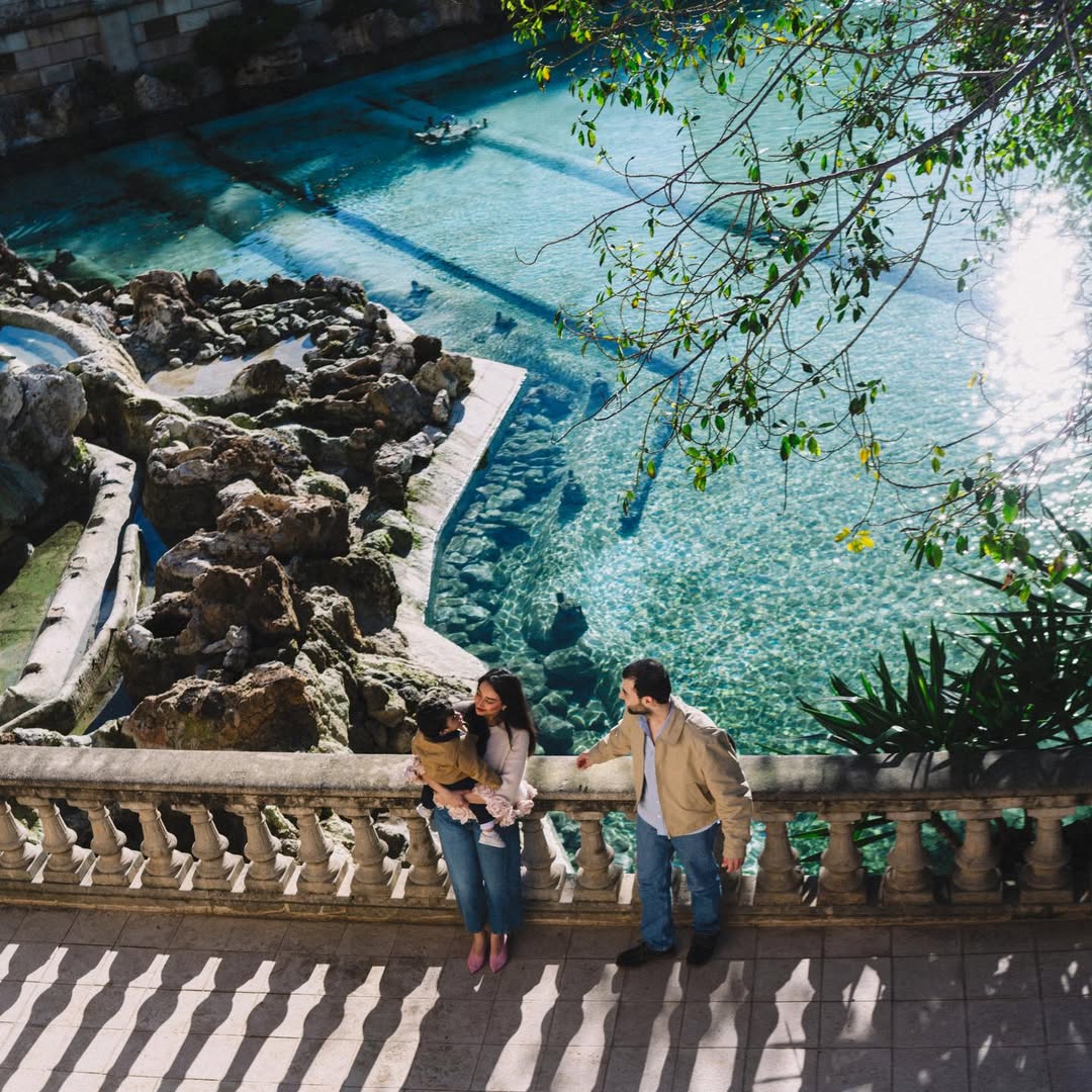 فرح الهادي وعقيل الرئيسي يستمتعان بأوقاتهما في إسبانيا