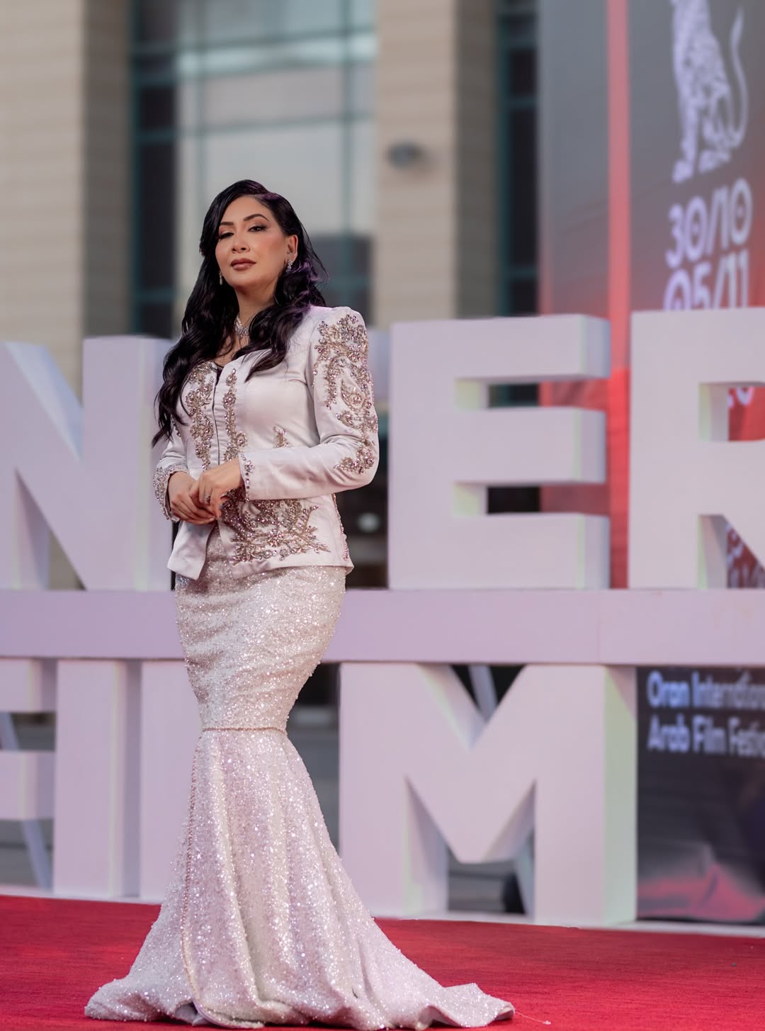 فرح ياسمين ترتدي تصميما تراثيا بلمسة عصريةمن تصاميم كريم أكروف