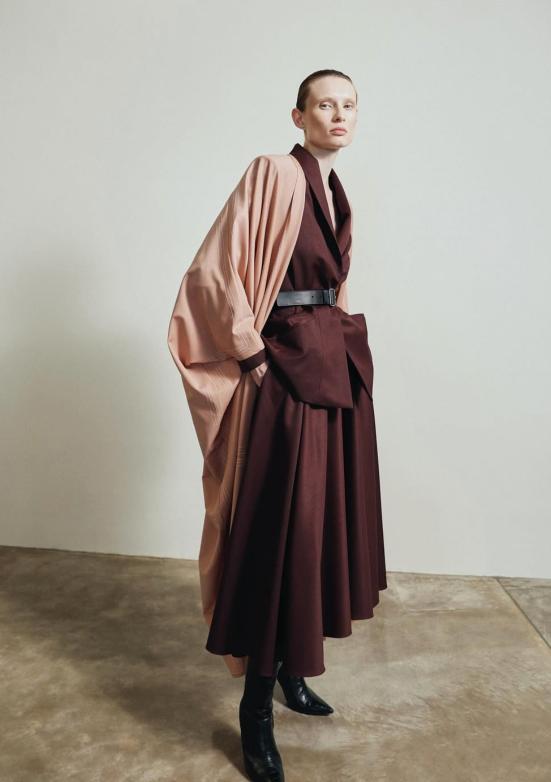 فروة بلون الموسم من مجموعة Abadia