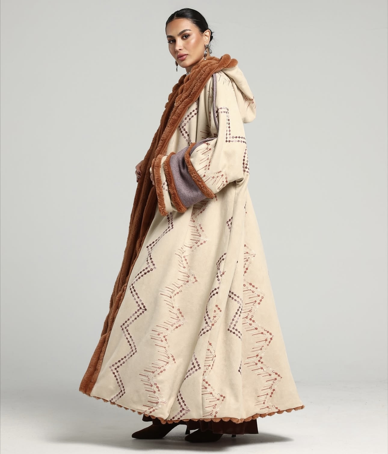 فروة صدى الصحراء من علامة زيا السعودية