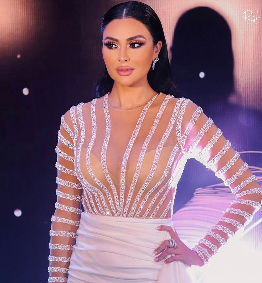 فساتين خطوبة باللون الابيض انستقرام@mariamhusseinofficial