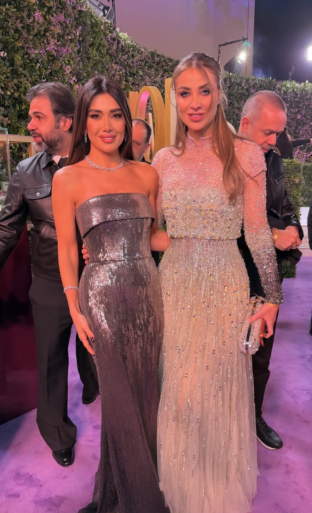 فستان ابيض من انابيلا هلال من جورج حبيقة