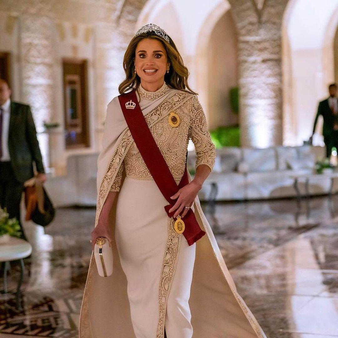 فستان الملكة رانيا من تصميم إيلي صعب