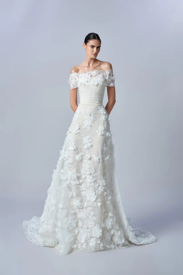 فستان بقصة الحورية من مجموعة خريف وشتاء 2026 لإيلي صعب