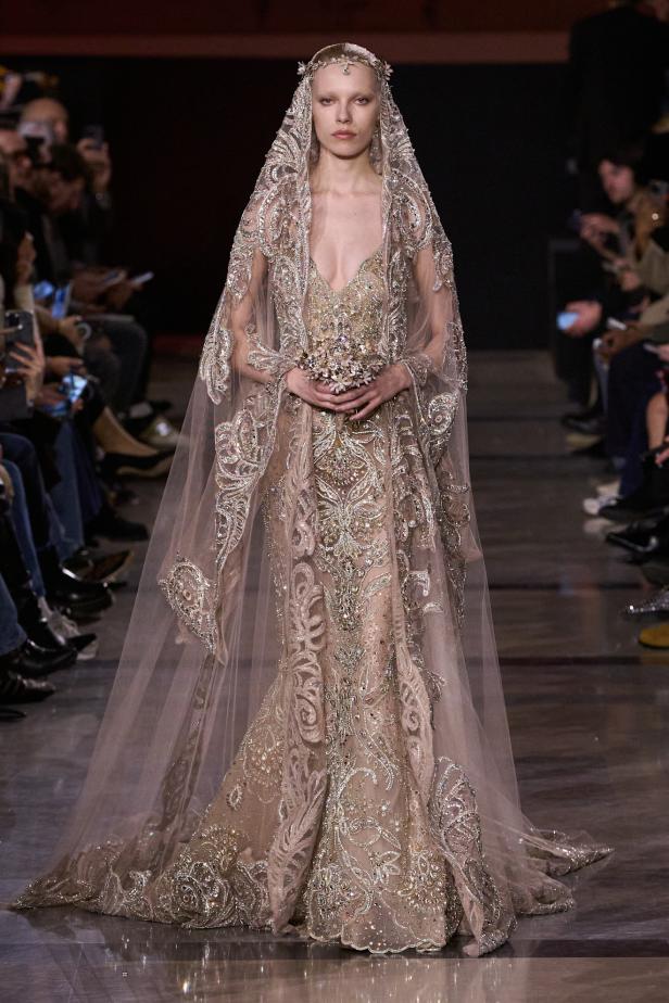 فستان زفاف إيلي صعب لربيع وصيف 2026