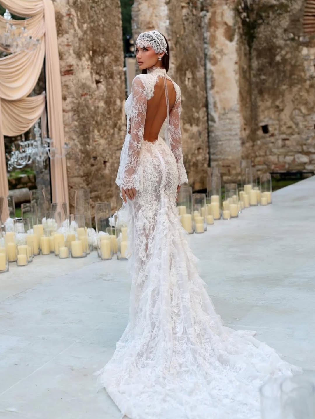 فستان زفاف بالدانتيل الفينتج من دار Laura’s