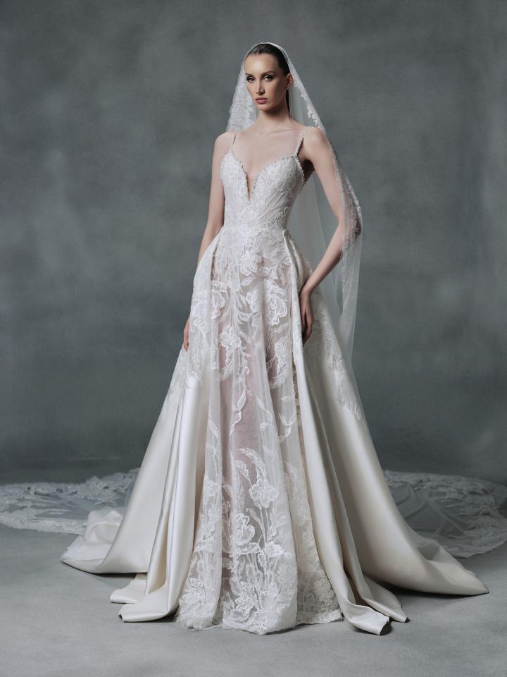 فستان زفاف بقصة  A-line