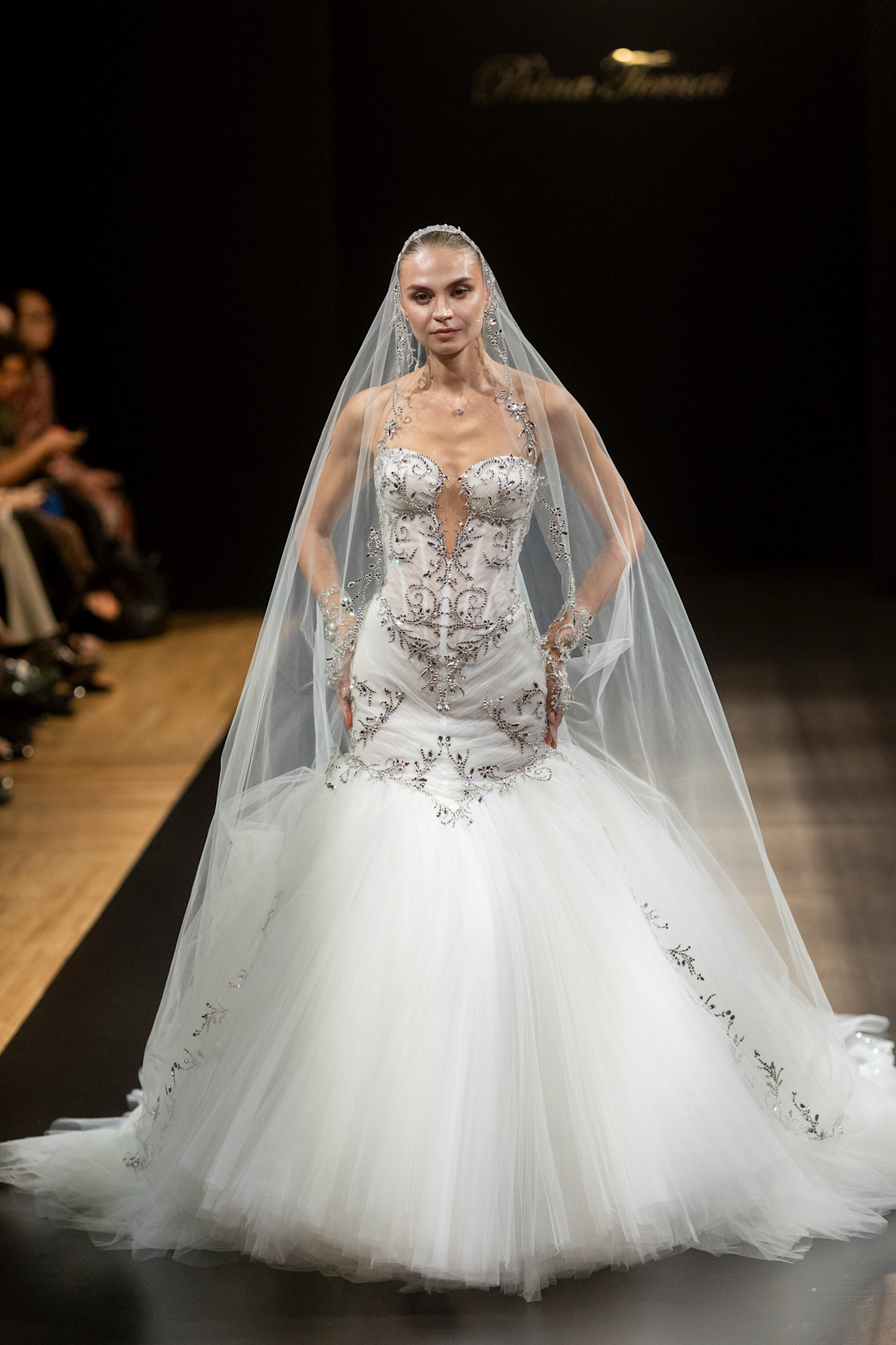 فستان زفاف بقصة البوق من بنينا تورناي