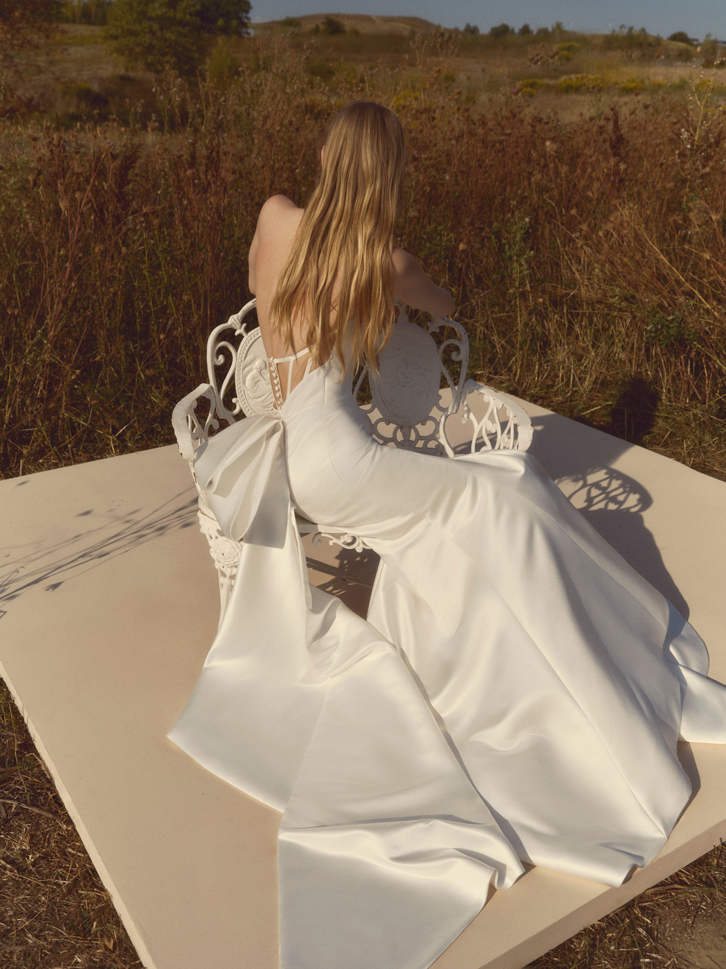 فستان زفاف بقصة الحورية من دار Alyne