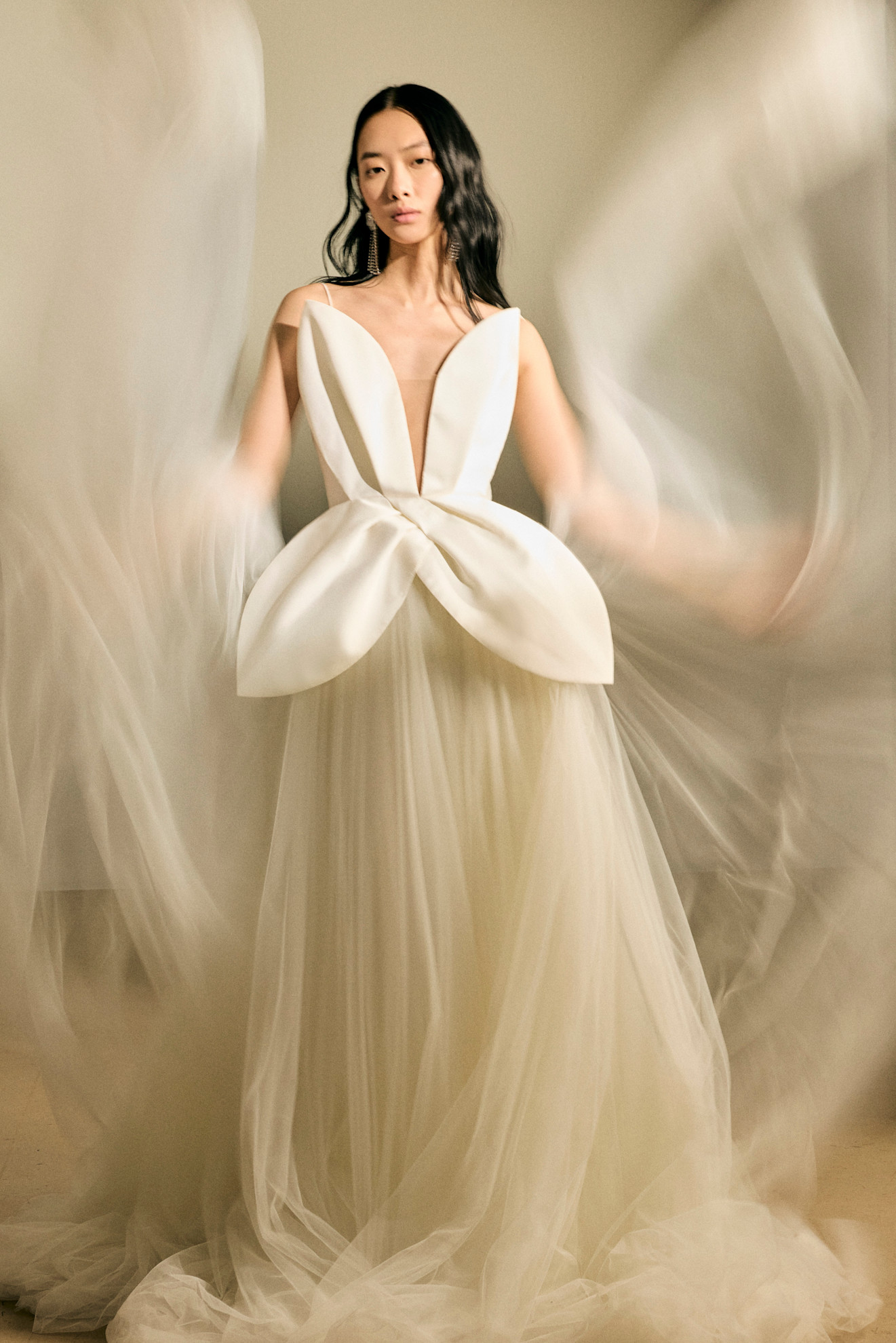 فستان زفاف بقطعتين من دار Kaviar Gauche