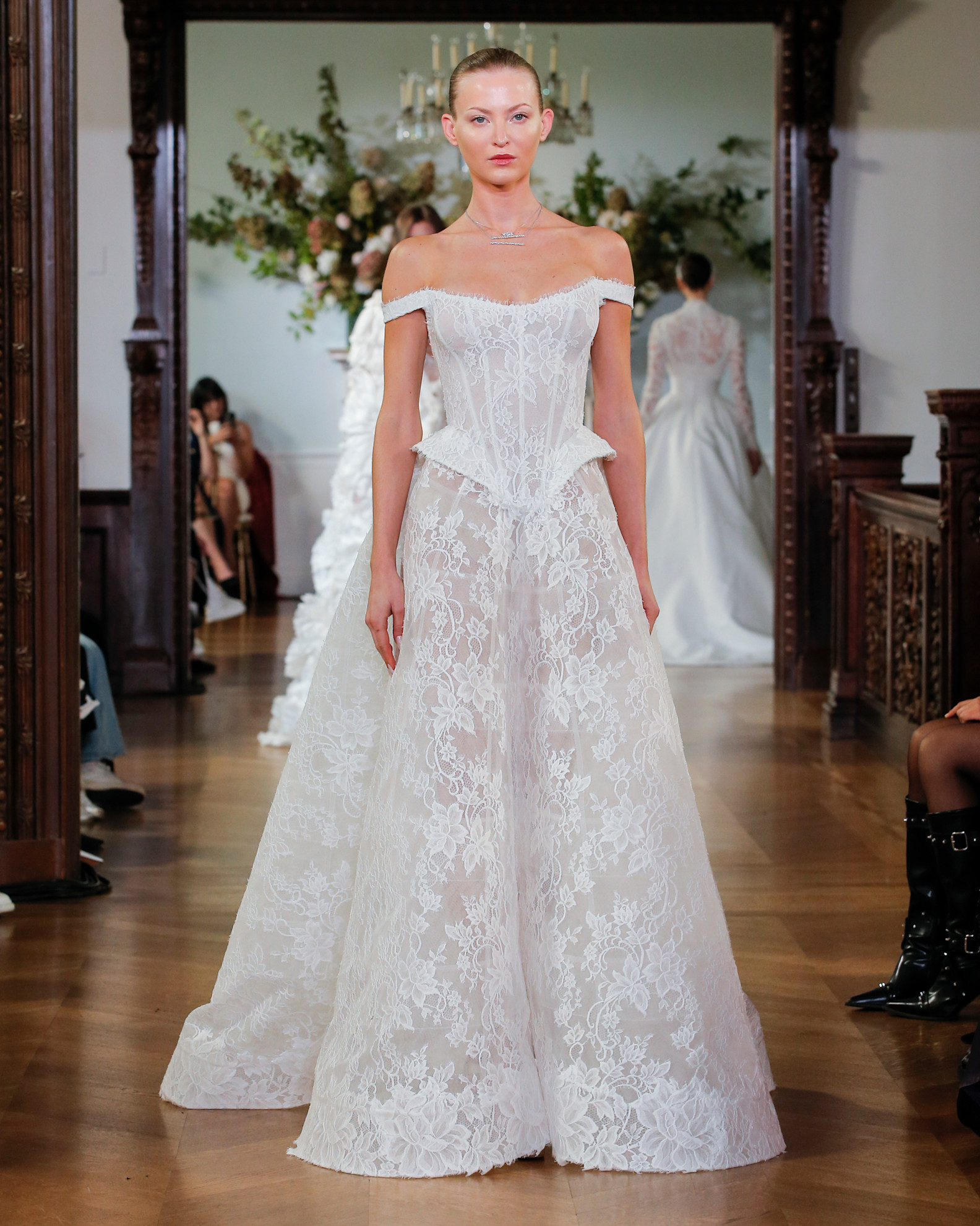 فستان زفاف بقطعتين من مونيك لولييه