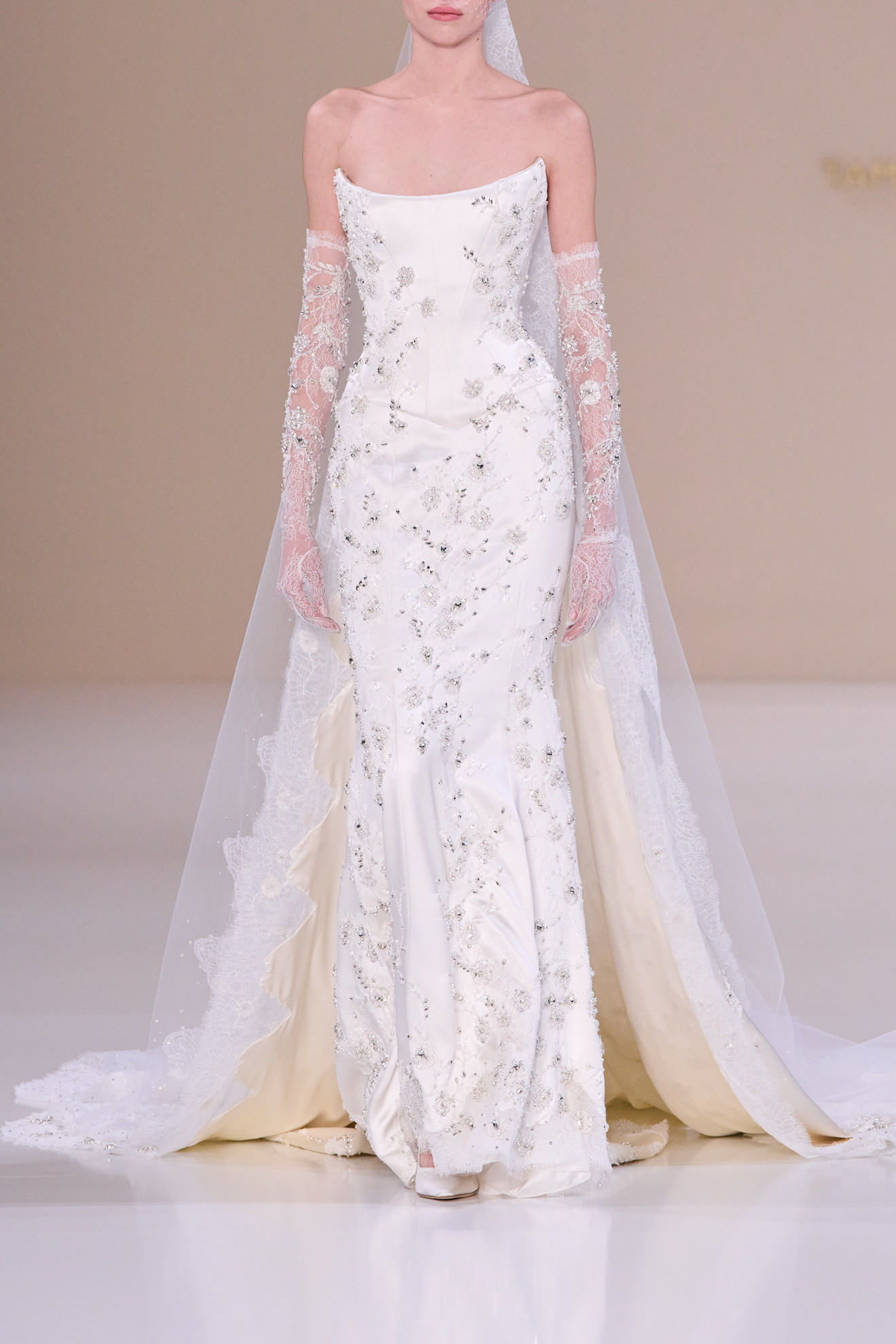 فستان زفاف تمارا رالف من أسبوع باريس للأزياء الراقية