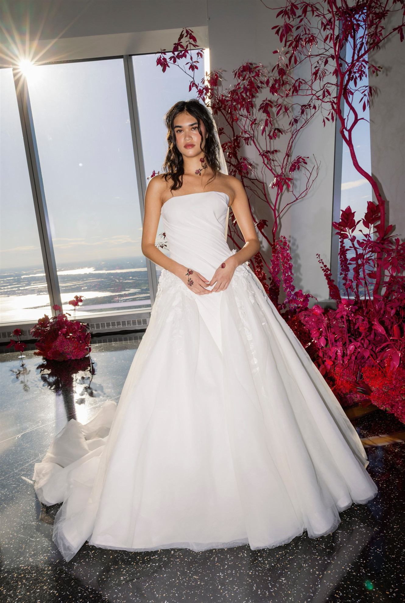 فستان زفاف توقيع إيفا لاندال