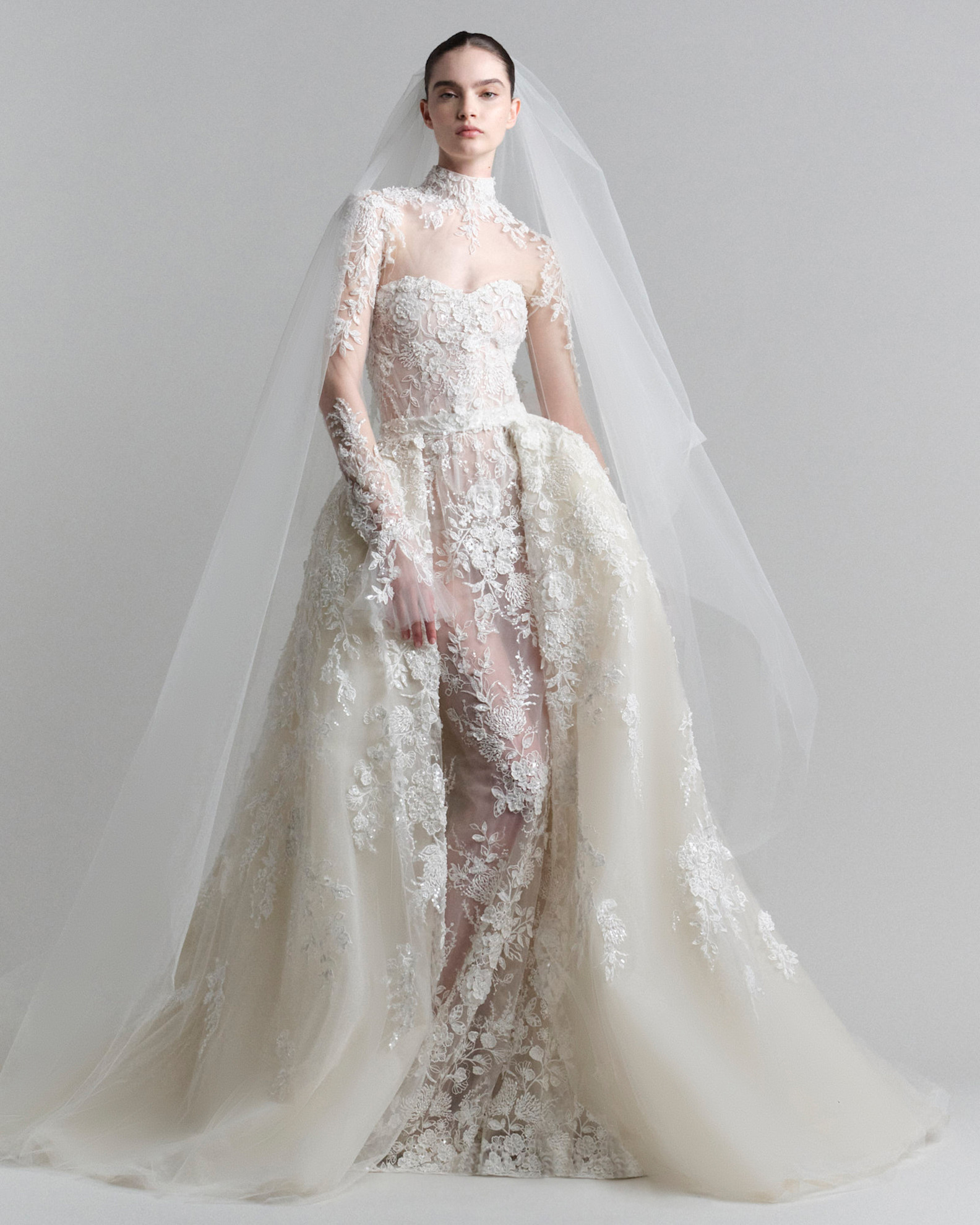 فستان زفاف توقيع إيلي صعب