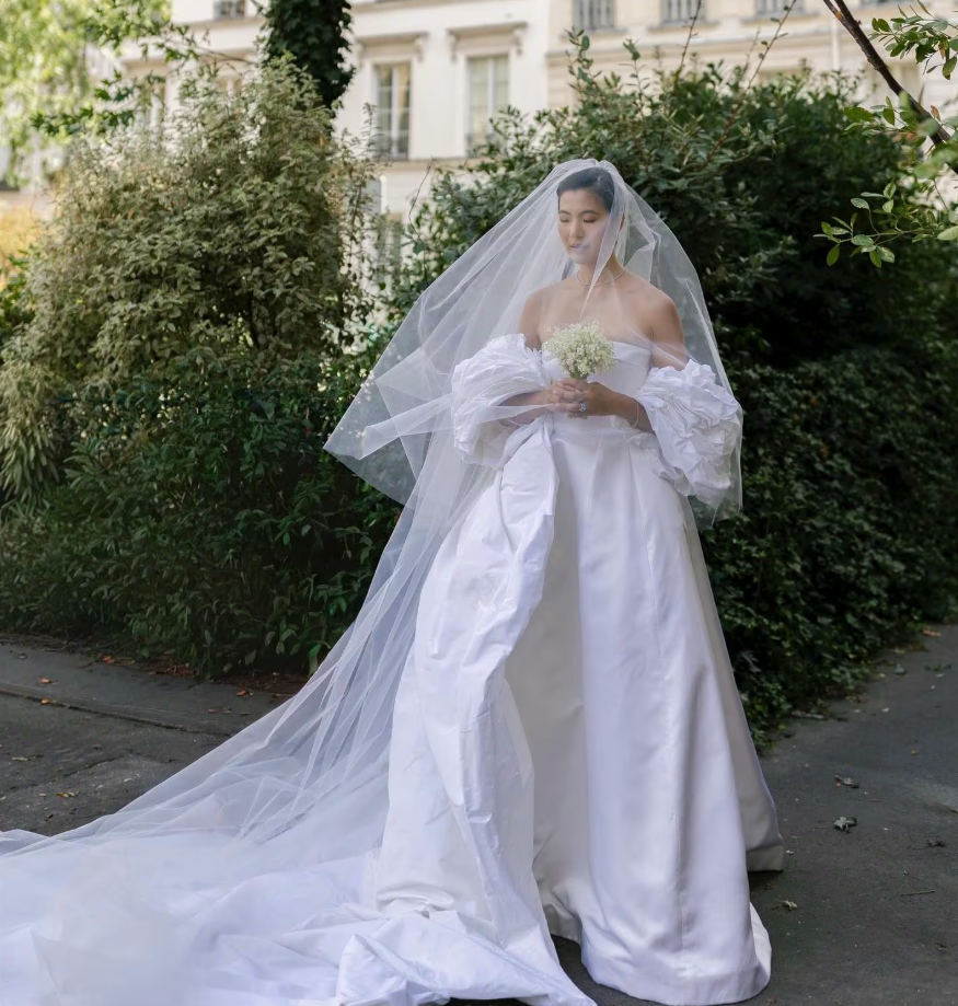 فستان زفاف راقي لعروس دجيفنشي