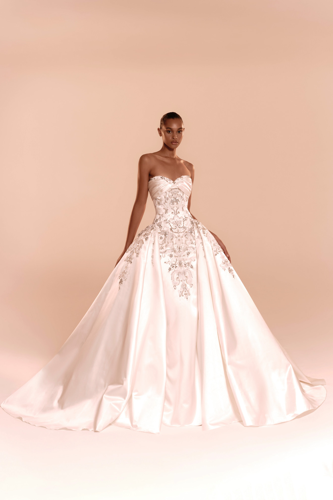 فستان زفاف زهير مراد بالساتان الدوقي