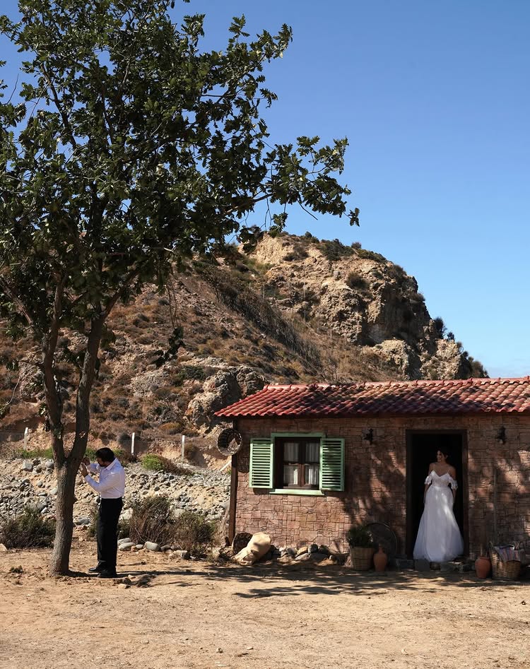 فستان زفاف كارمن بصيبص جسد قصة حبها في المسلسل