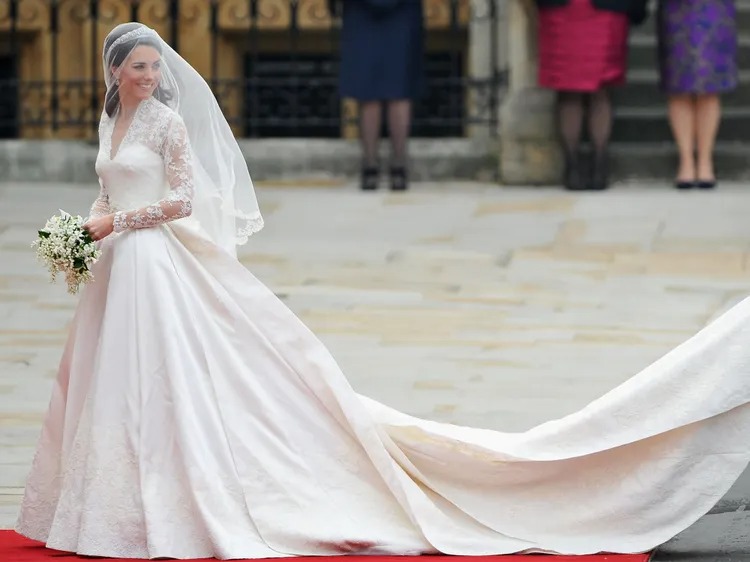 فستان زفاف كيت ميدلتون كاثرين أميرة ويلز Catherine, Princess of Wales