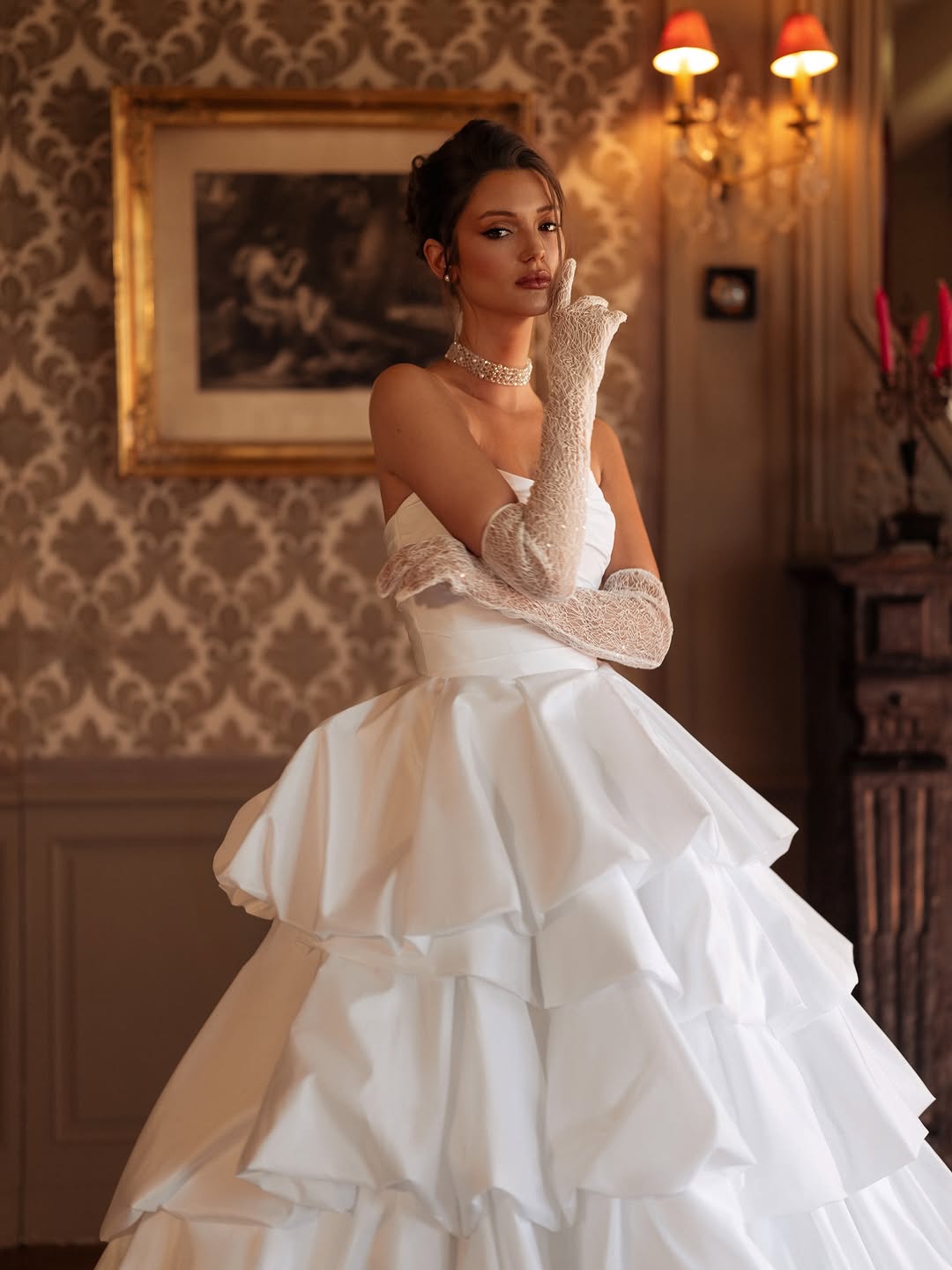 فستان زفاف متعدد الطبقات من KATY CORSO