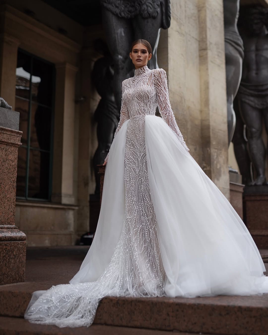 فستان زفاف مشبع باللؤلؤ من دار Patricia Bridal