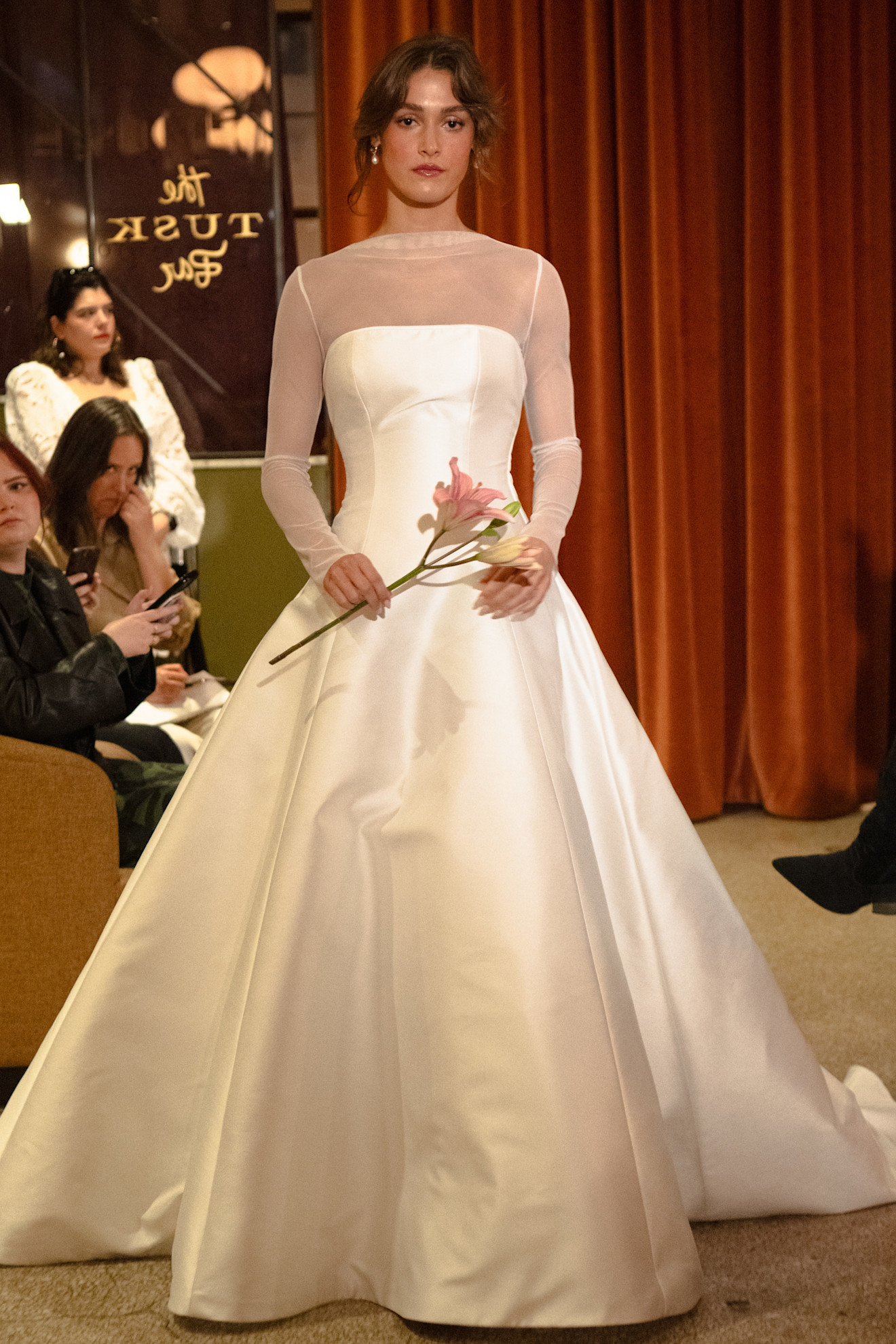 فستان زفاف من دار Jenny Yoo