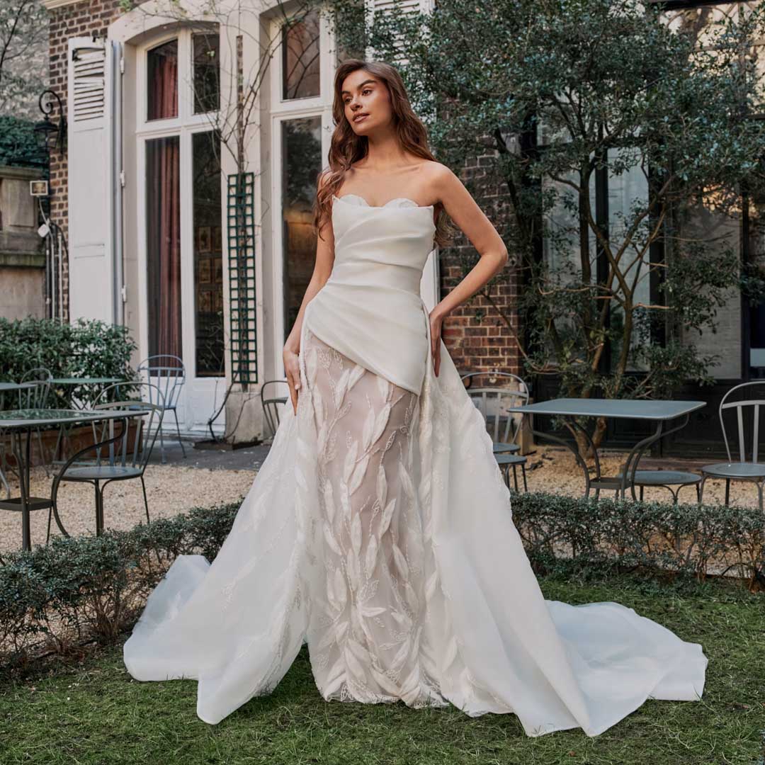 فستان زفاف من Eman Al Ajlan