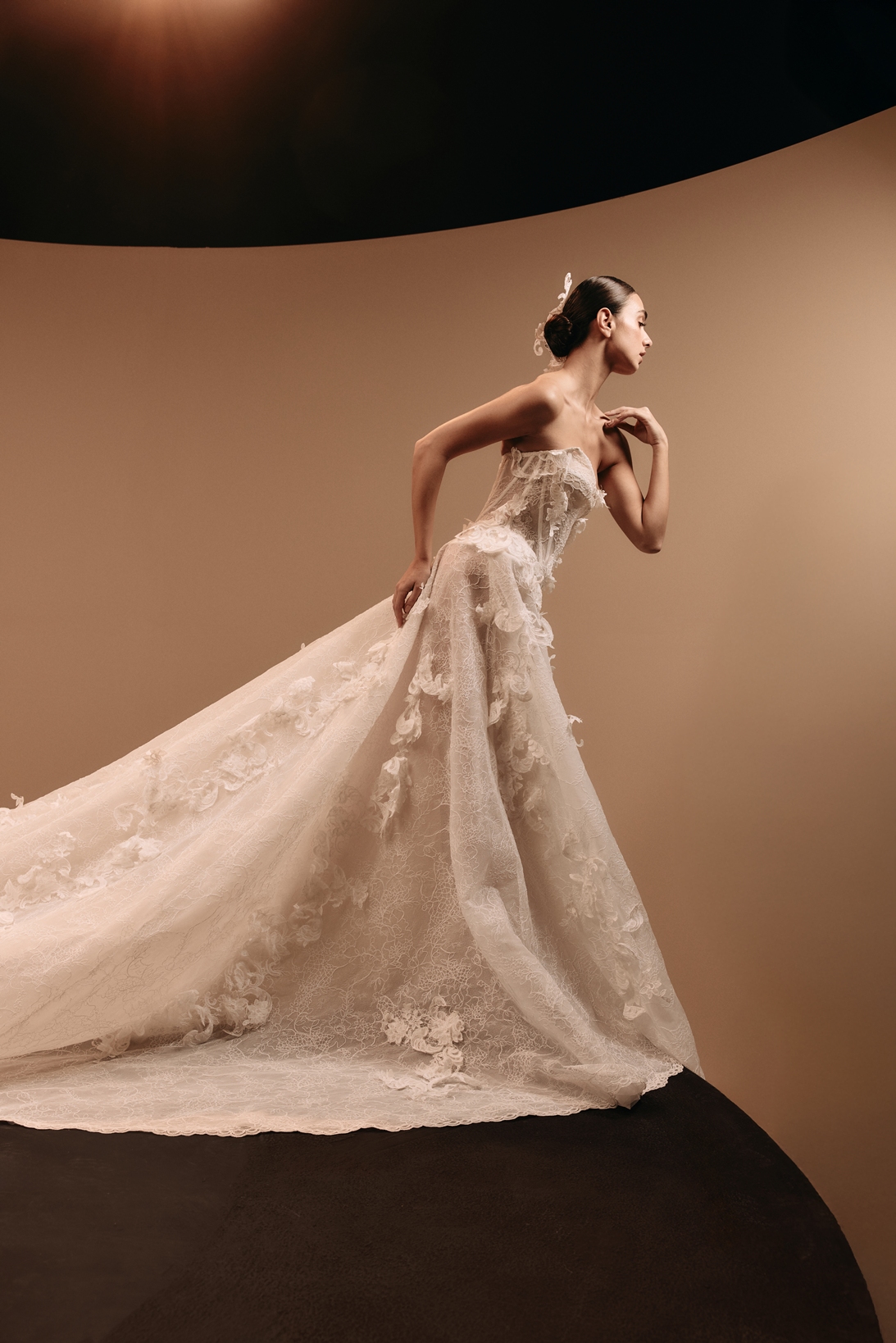 فستان زفاف من Monique Lhuillier