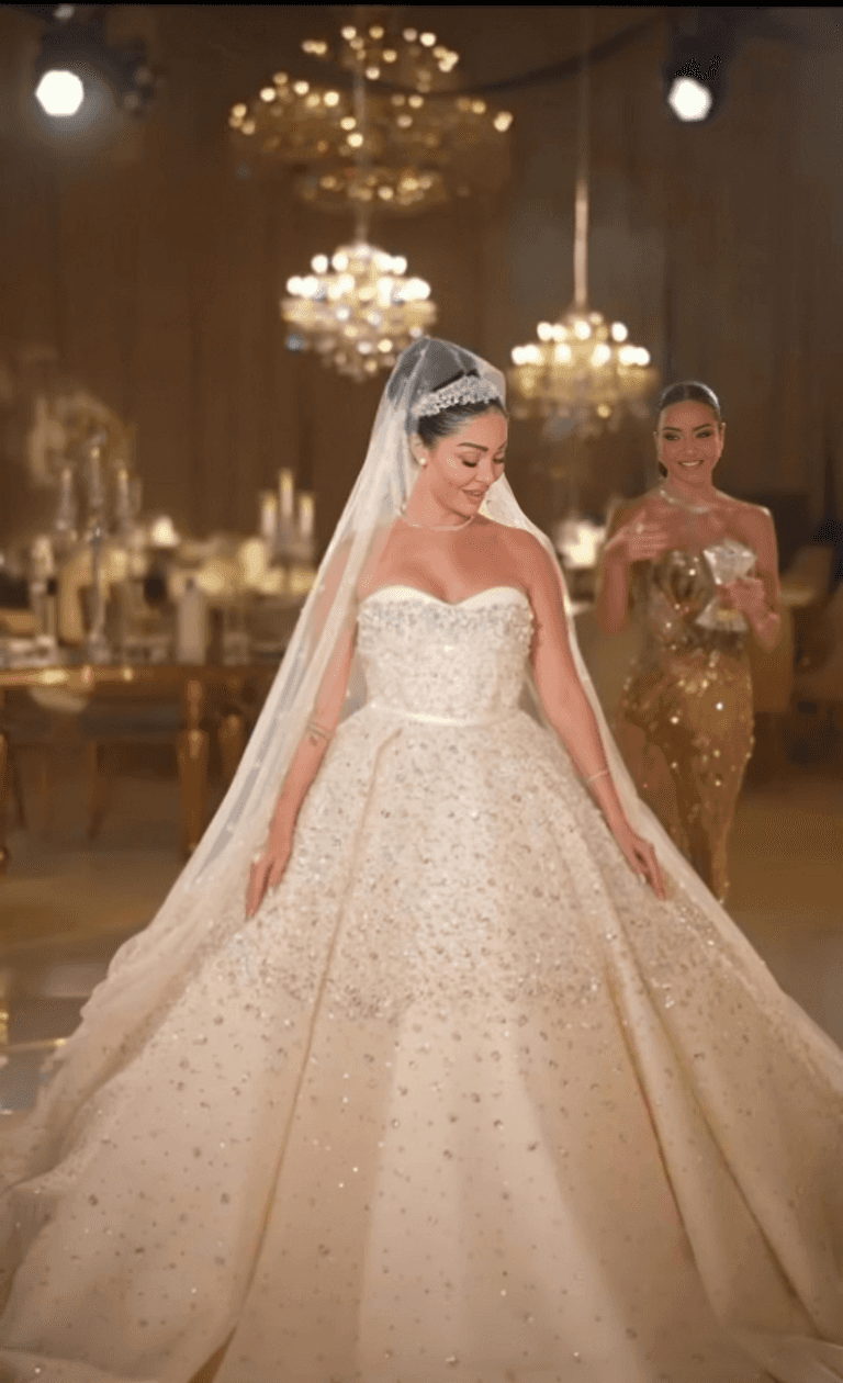 فستان زفاف هيا كرزون